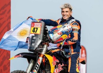 El argentino Kevin Benavides: se consagró campeón del Rally Dakar en motos