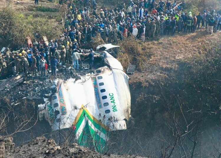 Graban los momentos antes del fatal accidente aéreo en Nepal desde el interior de la cabina