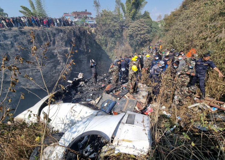 Sigue en Nepal la búsqueda de las víctimas de accidente aéreo
