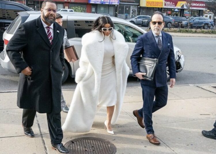 Cardi B podría ir a prisión por no cumplir su sentencia