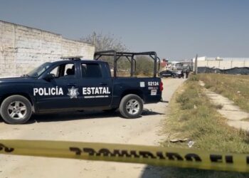 Hallan 10 cuerpos en 42 bolsas dentro de una fosa clandestina en el Estado de México