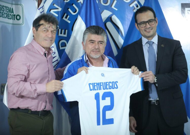 Mauricio Cienfuegos se une a la Selección de El Salvador