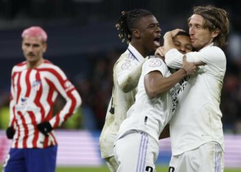 El Real Madrid de las remontadas castiga al mejor Atlético