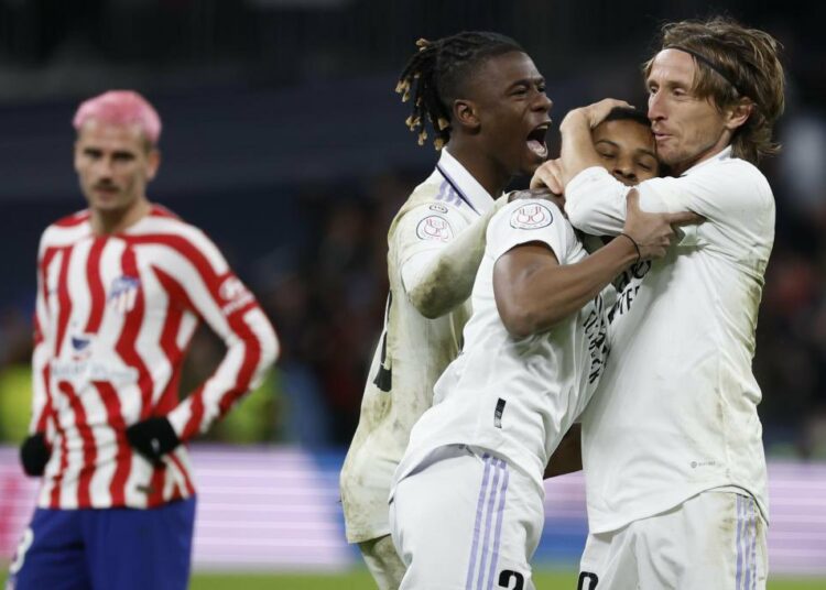 El Real Madrid de las remontadas castiga al mejor Atlético