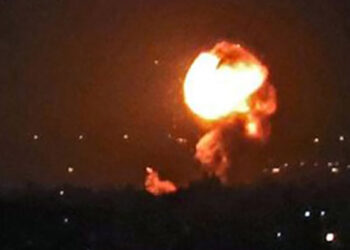 Israel bombardea Gaza tras disparo de cohetes