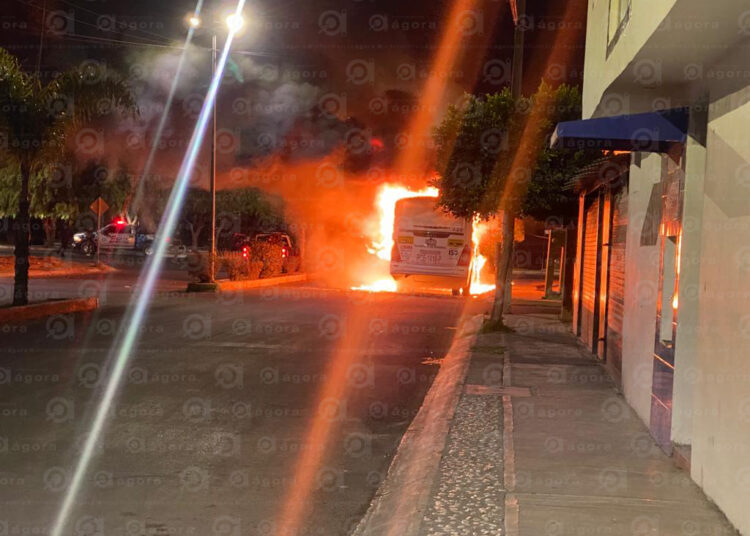 (VIDEOS) Violencia en el estado mexicano de Guanajuato, hubo quema de vehículos y balaceras