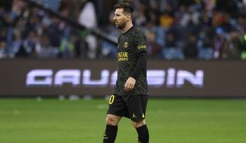 PSG subasta la camiseta que utilizó Messi en el partido ante Cristiano Ronaldo