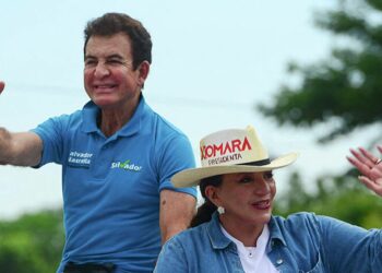 El vicepresidente de Honduras, Salvador Nasralla denunció que la presidenta Xiomara Castro quiere convertir su país en una nueva Venezuela