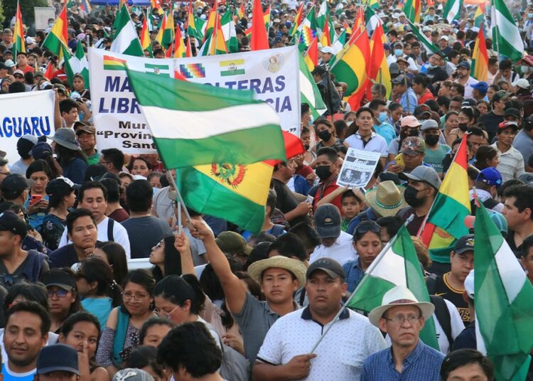 La oposición boliviana llamó a una acción nacional movilizada para frenar el “camino a la dictadura” en el país