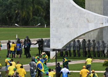 El Tribunal Supremo de Brasil ordenó al Ejército desmantelar todos los “campamentos bolsonaristas” en un plazo de 24 horas