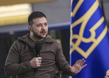 Ucrania anuncia destituciones y cambios en el Gobierno tras denuncias de corrupción