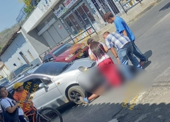 Hombre resultó lesionado tras ser arrollado por un vehículo en Sonsonate