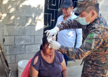 Auxilian a mujer tras ser atacada por un perro en Santiago Nonualco