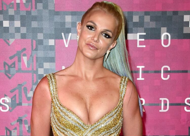 Britney Spears estalla contra sus fans por llamar a la policía
