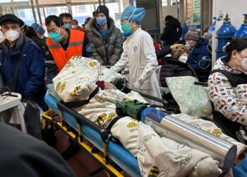 China reporta casi 13.000 muertes por COVID-19 en una semana