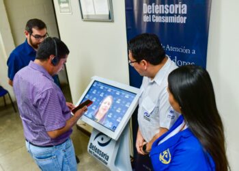 Defensoría y CNR habilitan nuevo kiosco digital en Chalatenango