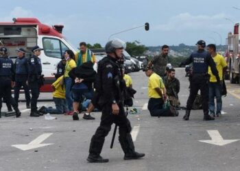 Brasil inicia búsqueda de responsables de asalto a sedes del poder político