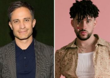 Se filtra beso entre Bad Bunny y Gael García para la película Cassandro