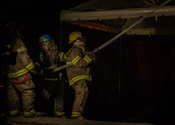 Almacén de ropa se incendia en la colonia Escalón