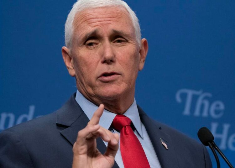 Hallan documentos confidenciales en casa del exvicepresidente de EEUU Mike Pence