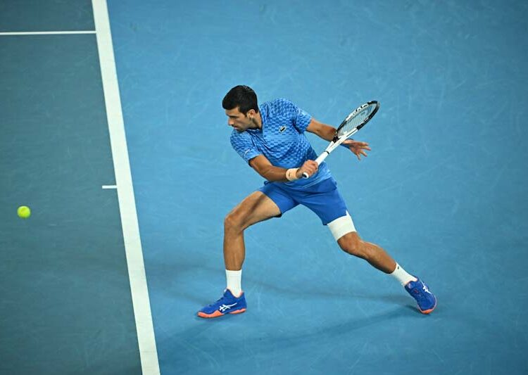 Djokovic vence a Carballés y pasa a segunda ronda del Australian Open