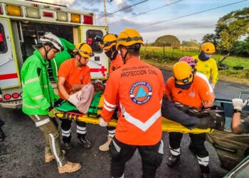 Grave accidente de tránsito en carretera que conduce de Quezaltepeque a San Juan Opico