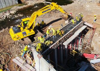 Obras Públicas constata avances en construcción del puente en Santa Isabel Ishuatán