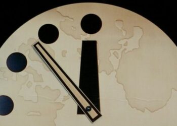 La invasión rusa a Ucrania impulsa el adelanto del ‘Reloj del fin del mundo’