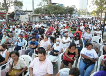 Ministro de Trabajo entrega sillas de ruedas a personas con discapacidad e impulsa el Programa de Inserción Laboral