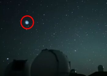 (VIDEO) Una misteriosa formación en espiral apareció sobre un observatorio astronómico en Hawaii