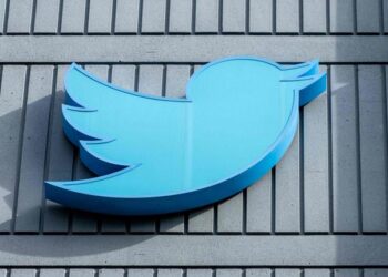 Los ingresos diarios de Twitter caen un 40 % y más de 500 grandes anunciantes dejan la plataforma