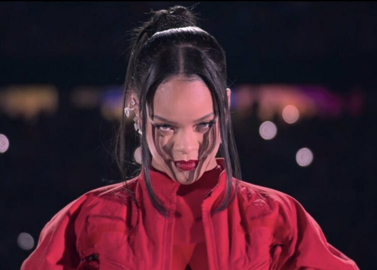 Espectacular show de medio tiempo de Rihanna en el Super Bowl