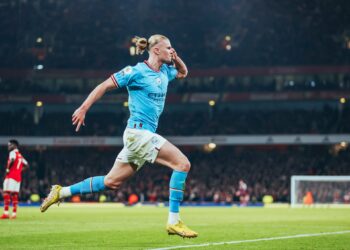 Manchester City venció 3-1 a Arsenal e iguala en el liderato