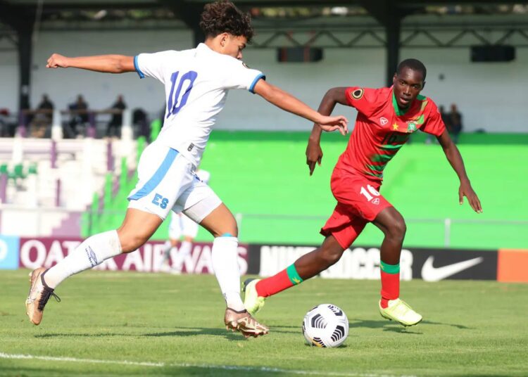 El Salvador golea a Surinam y clasifica a los octavos de final del premundial sub17