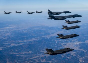 Estados Unidos y Corea del Sur realizan maniobras aéreas tras lanzamiento de misil de Corea del Norte