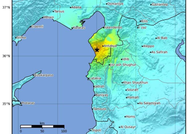(VIDEOS) Nuevo terremoto 6.4 azota a Siria y Turquía que deja al menos tres muertos, cientos de heridos y edificios derrumbados