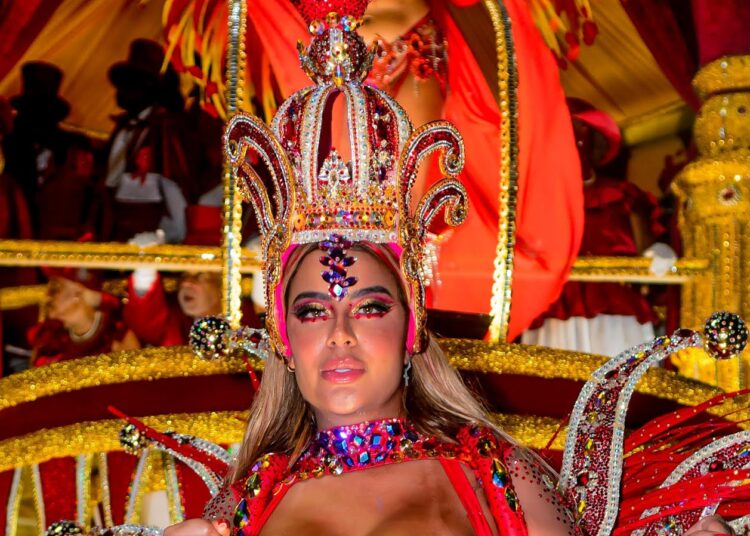 Rafaella hermana de Neymar desfiló en el Carnaval de Río de Janeiro