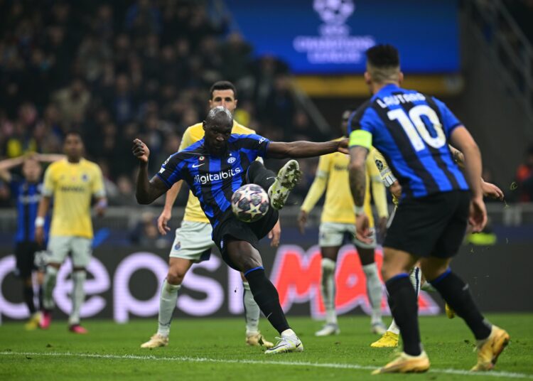 El Inter venció 1-0 al Porto por la ida de los octavos de final de la Champions League