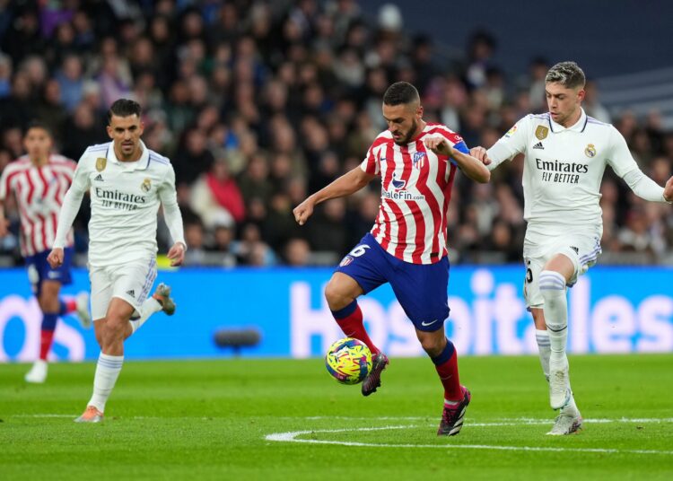 Con un jugador menos, Atlético le empató el clásico al Real Madrid