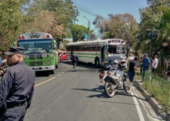 Accidente de tránsito deja cinco lesionados en Cojutepeque