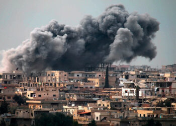 Al menos 15 muertos en bombardeo israelí con misiles en Siria