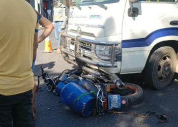 Repartidor de gas es arrollado por microbús en Santa Ana