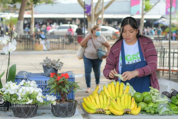 Instalan agromercado en Santa Tecla, La Libertad