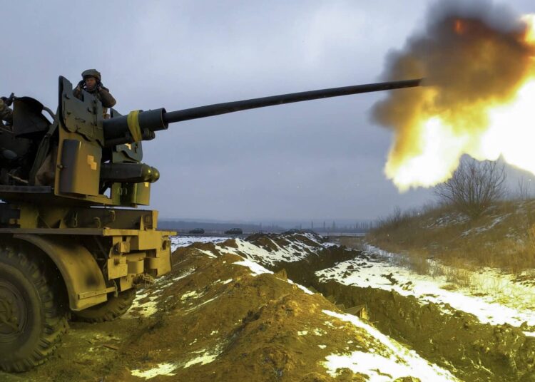 Ejército ucraniano reconoce difícil situación en la ciudad Bajmut