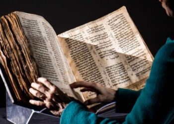 La Biblia hebrea más antigua del mundo podría ser subastada por 50 millones de dólares