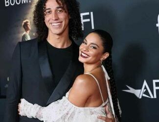 Vanessa Hudgens se ha comprometido con su novio, el jugador Cole Tucker