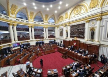 Congreso de Perú cierra las puertas a debatir el adelanto electoral al 2023