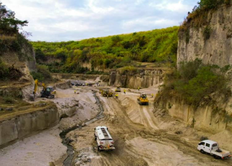 Gobierno verifica obras de mitigación en las cercanías del Aeropuerto de Ilopango