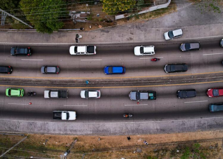 VIDEOS: Gobierno implementa carriles reversibles en principales arterias con alto flujo vehicular hacia San Salvador