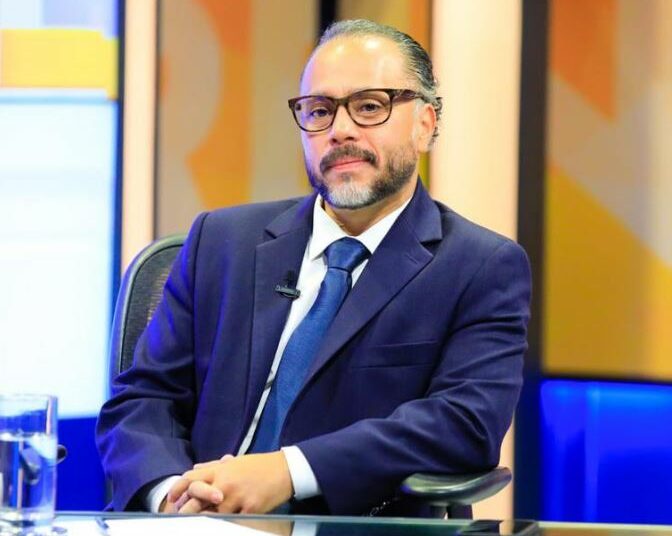 Ernesto Castro reveló que buscará la reelección al igual que diputados de Nuevas Ideas